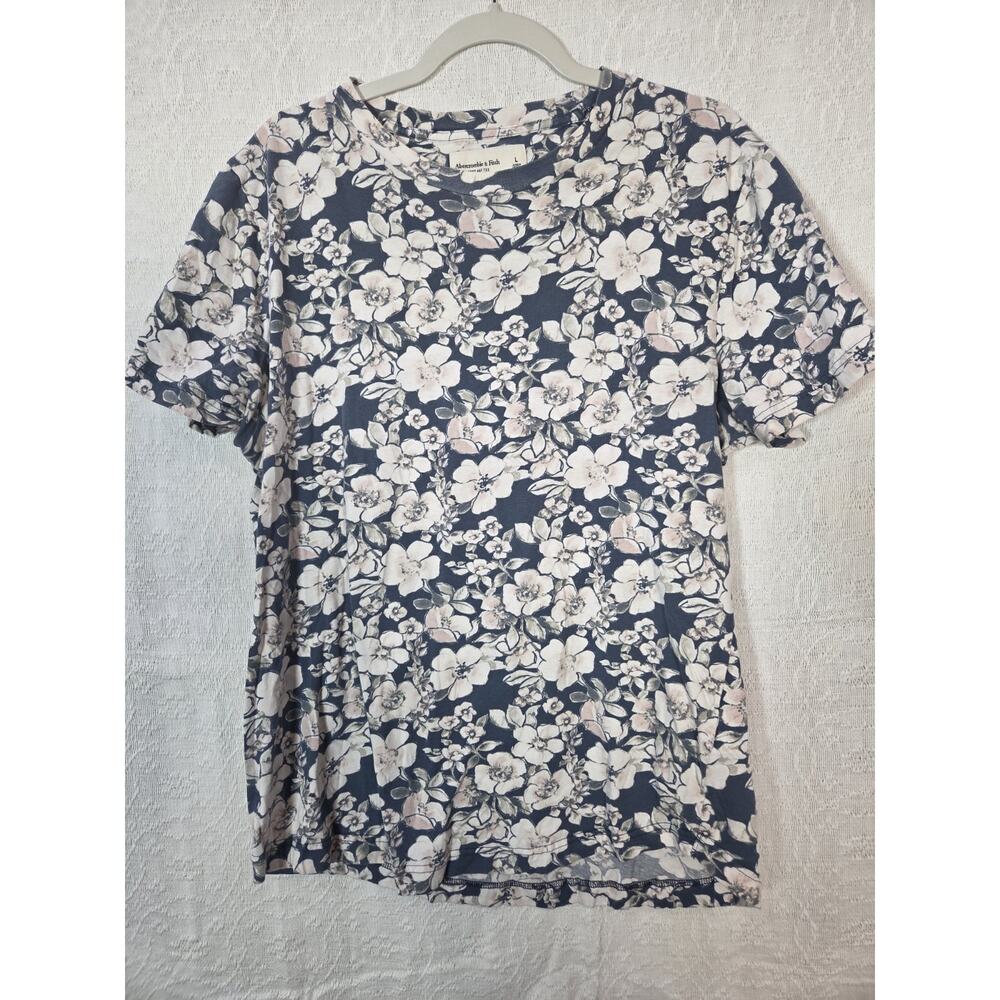 Abercrombie & Fitch Soft A&F Flower Print Casual Basic Tee